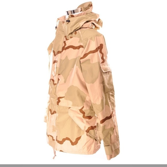 Other - USGI ECWCS Tri- Color Camouflage Size: M cold weather parka. T
Hooded Jacket